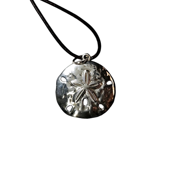 Vintage Sterling Silver Sand Dollar pendant - Picture 7 of 16
